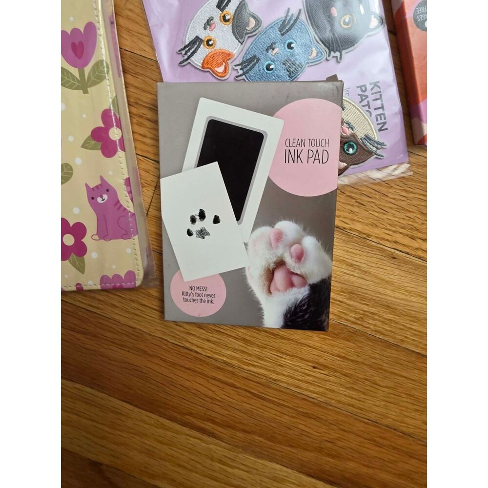 Cat Lady Gift Bundle Lot – Visor Luggage Tags Towels Wallet Stationery & More - Picture 3 of 11